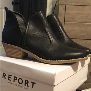 New Rebort Size 9 1/2 Black leather booties